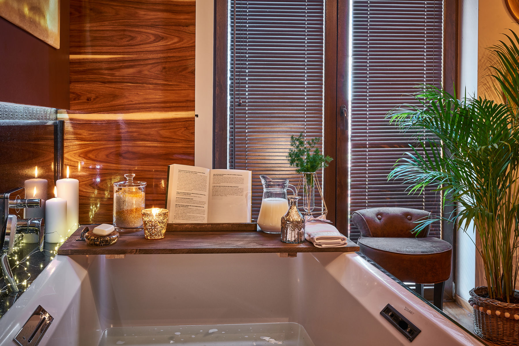 Samodzielnie wykonana taca na wannę