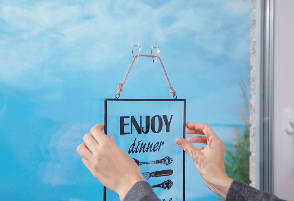 Jak przymocować obrazek bez wiercenia