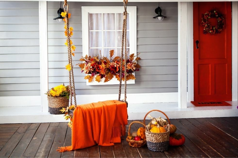 jesienne dekoracje przed domem i w ogrodzie