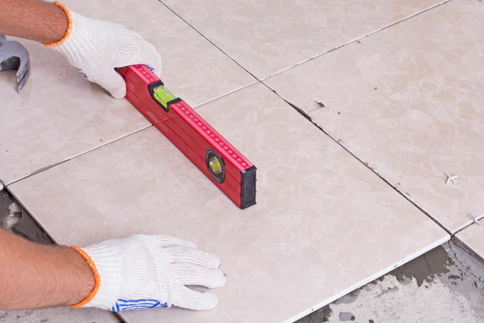 Układanie płytek rektyfikowanych