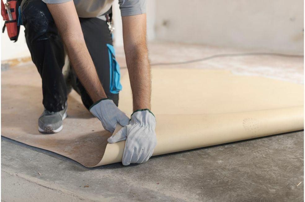 układanie wykładziny