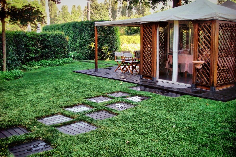 Budowa altany ogrodowej i przepisy z tym związane