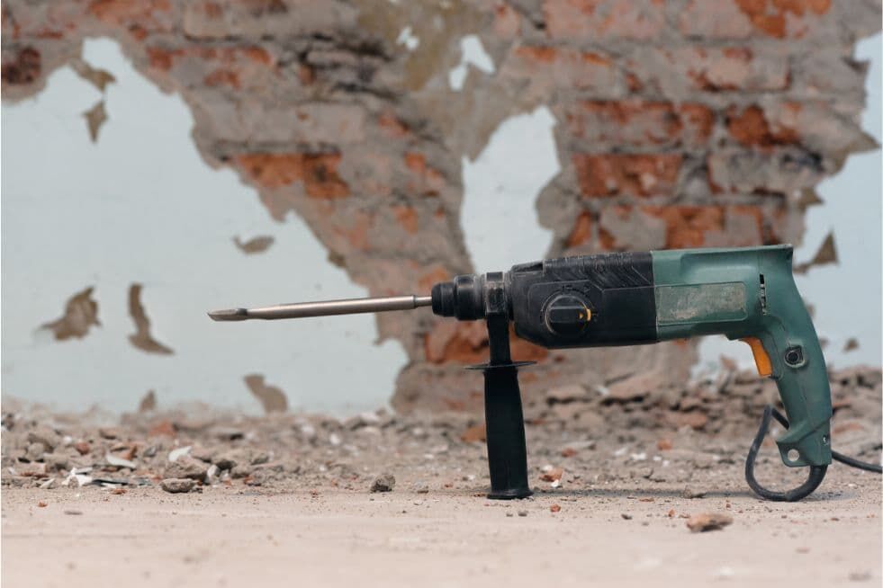 wiertarka udarowa kucie tynku