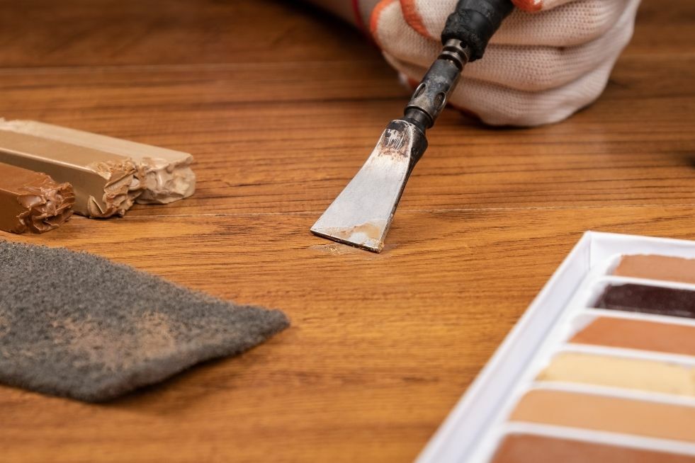 Jak naprawić parkiet?