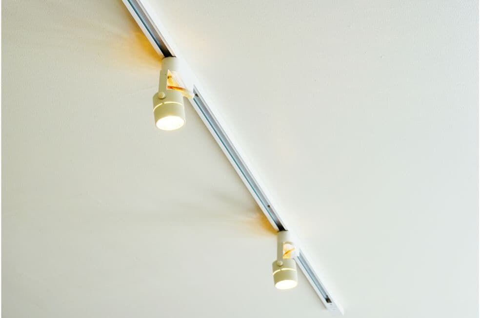 oświetlenie punktowe sufitowe