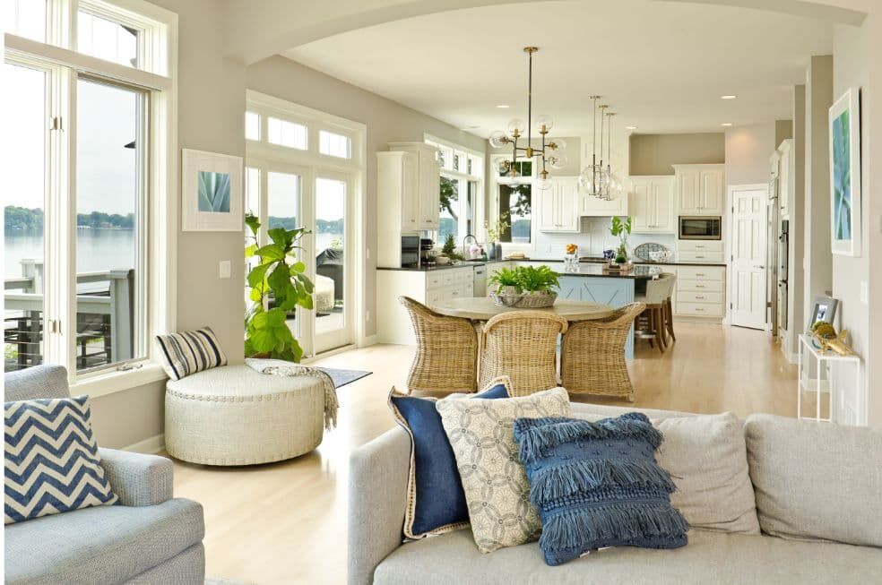 przestronne wnętrze domu w aranżacji w stylu skandynawskim