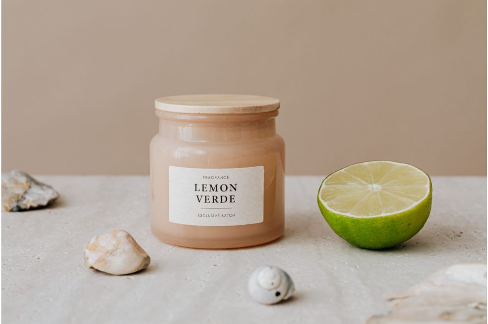 świeczka o zapachu limonki
