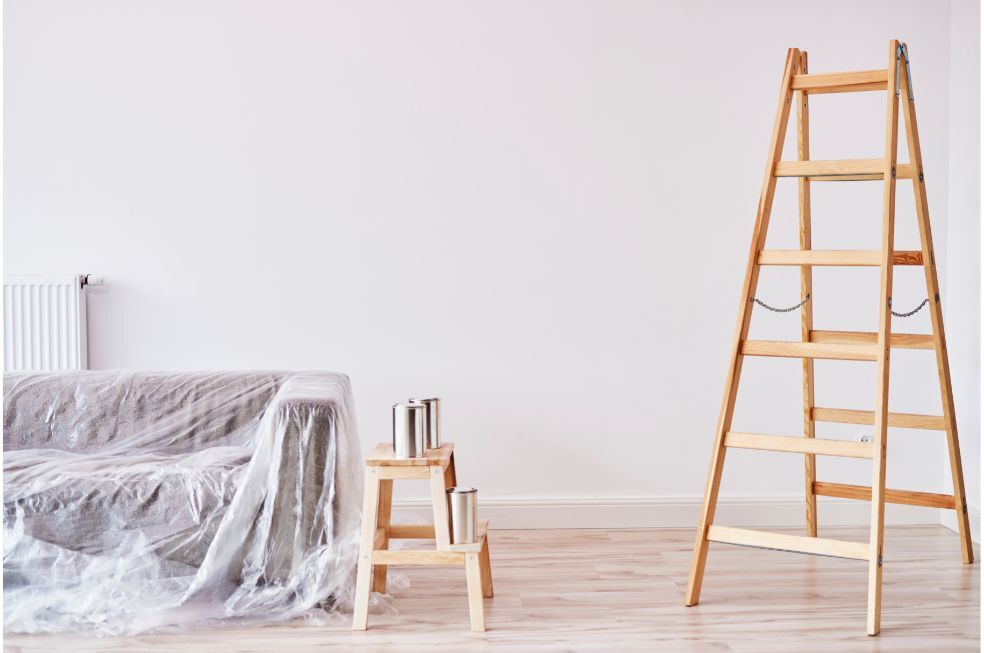 mieszkanie zabezpieczone przed remontem folią ochronną